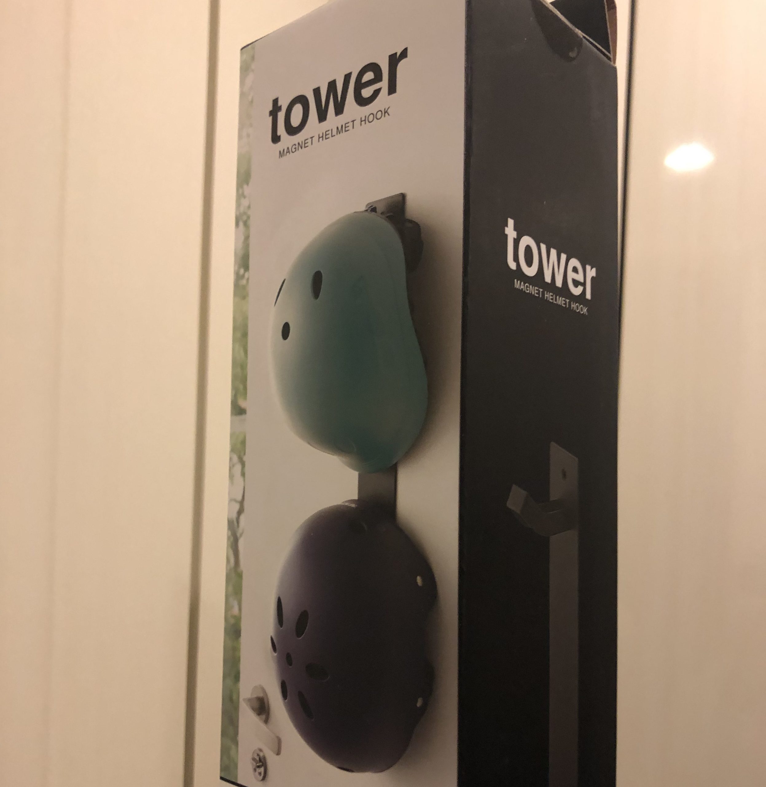 山崎実業のマグネットヘルメットの外箱